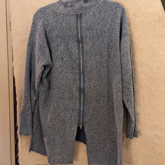 Sweatshirt - Picture 4 of 5